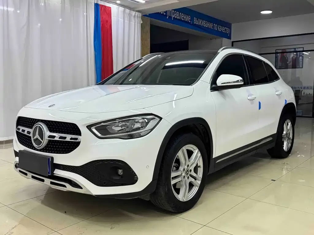 Mercedes-Benz GLA — фото 1