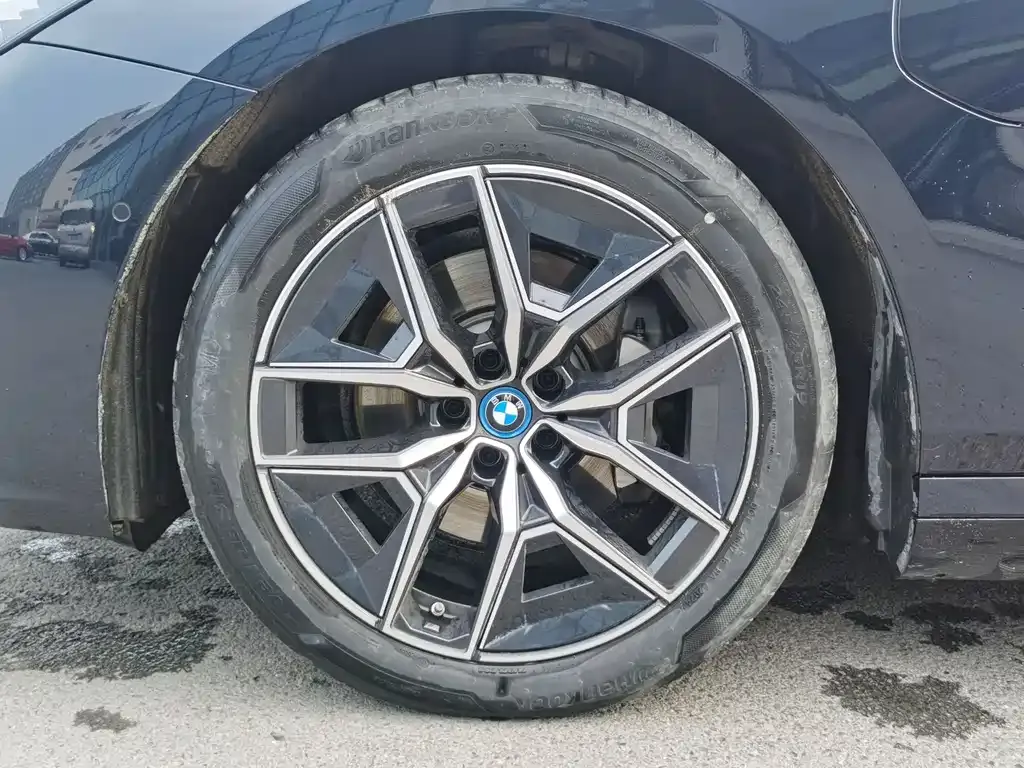 BMW i5 — фото 10
