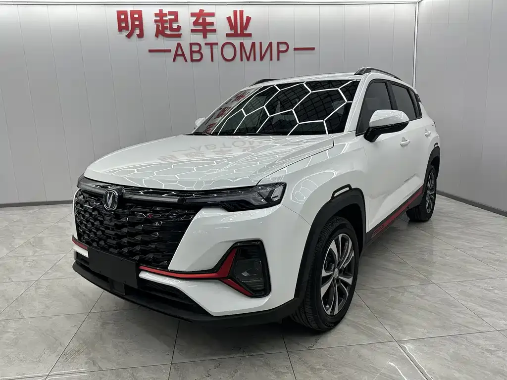 Changan CS35PLUS — фото 1