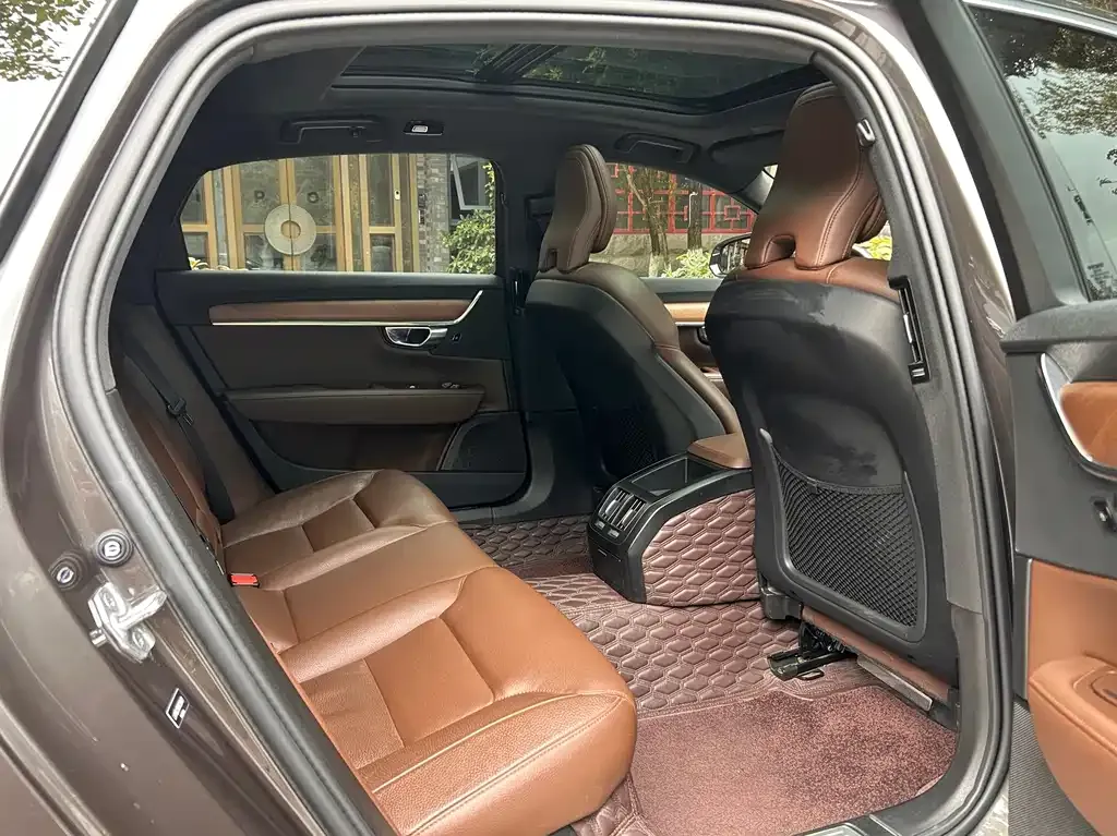 Volvo S90 — фото 10