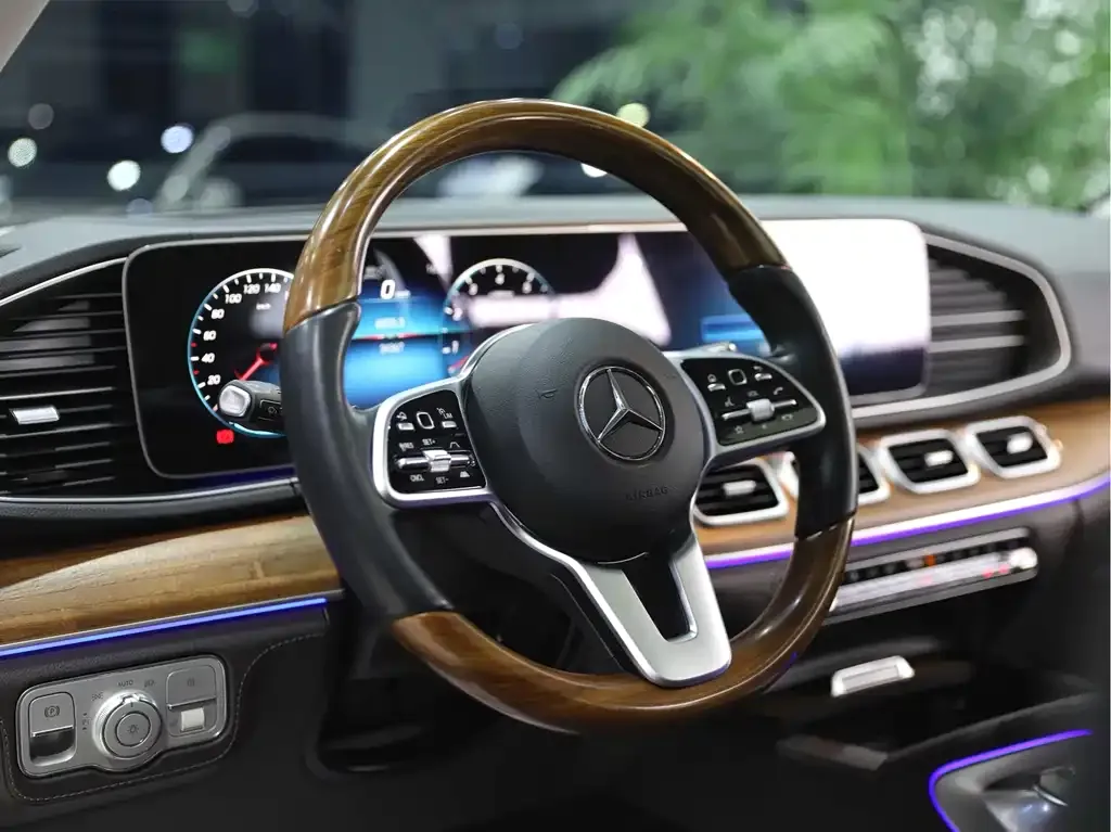 Mercedes-Benz GLS — фото 9