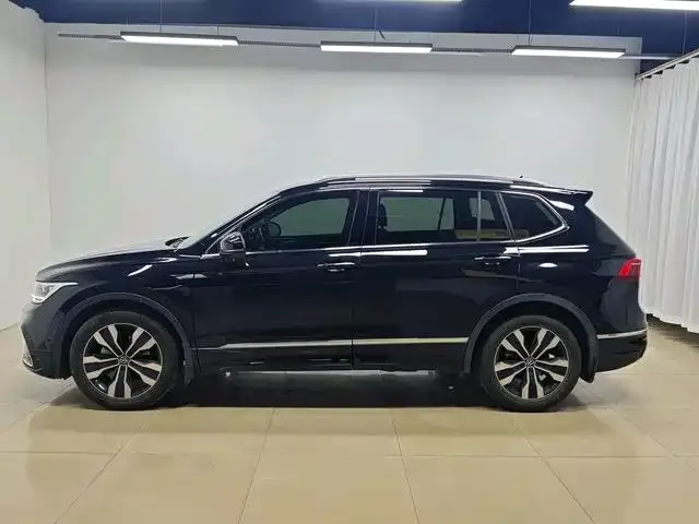 Volkswagen Tiguan L — фото 2