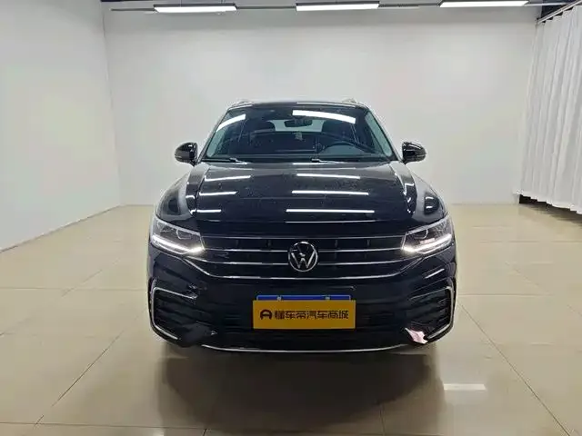 Volkswagen Tiguan L — фото 7