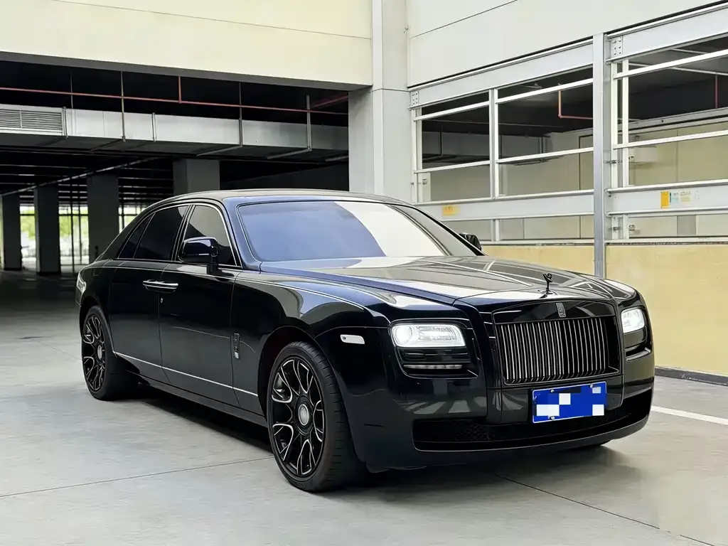 Rolls-Royce Ghost — фото 1