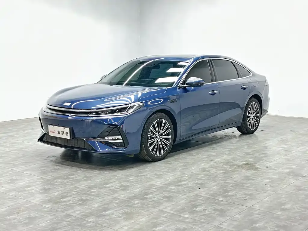 Geely Galaxy A7 — фото 1