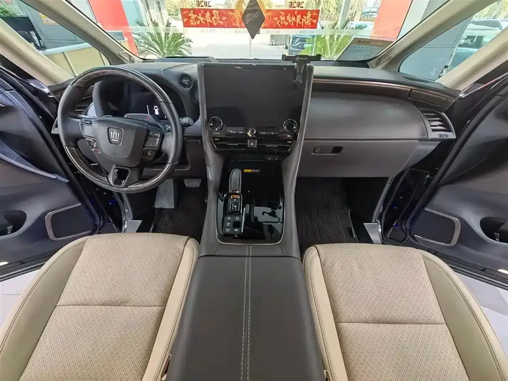 Toyota Vellfire — фото 9