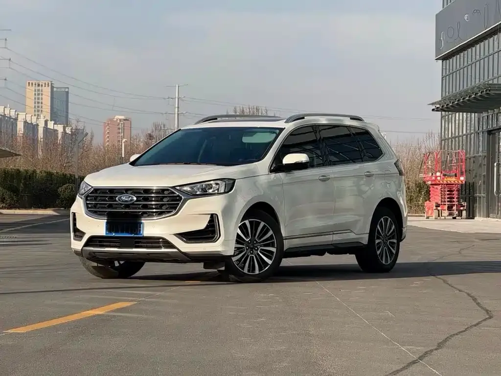 Ford Edge — фото 1
