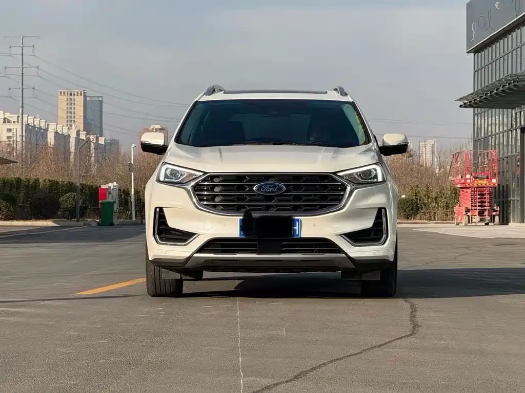 Ford Edge — фото 6