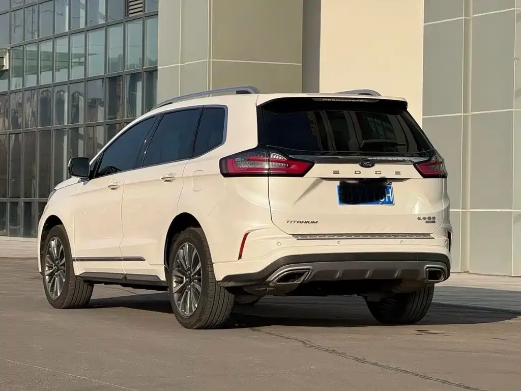 Ford Edge — фото 3