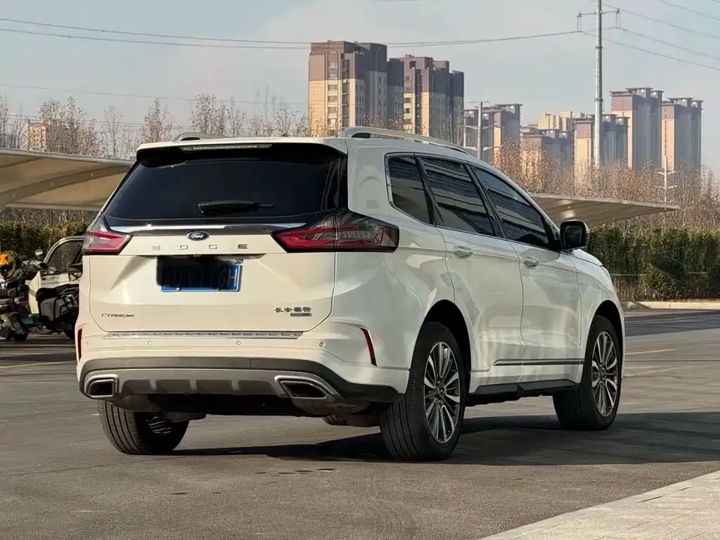 Ford Edge — фото 10