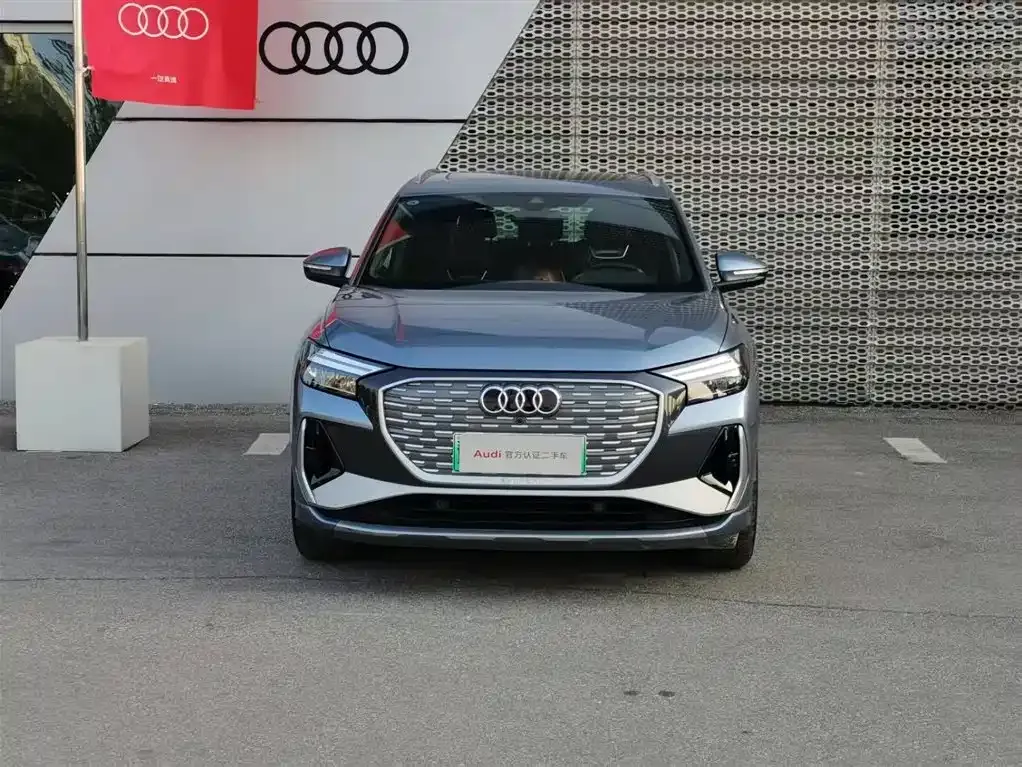 Audi Q4 e-tron — фото 3