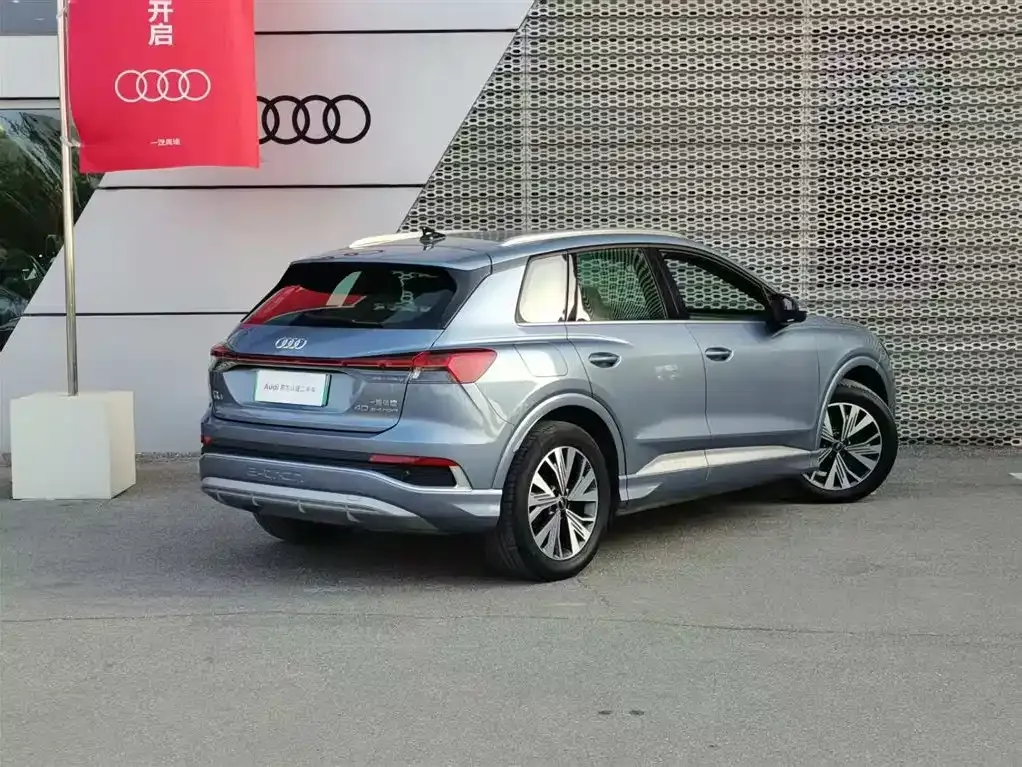 Audi Q4 e-tron — фото 8