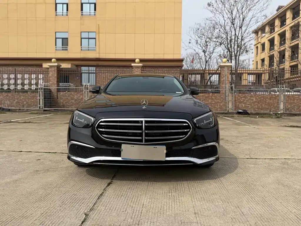 Mercedes-Benz E-Class — фото 10
