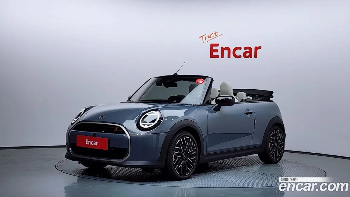 Mini Cooper Convertible — фото 1