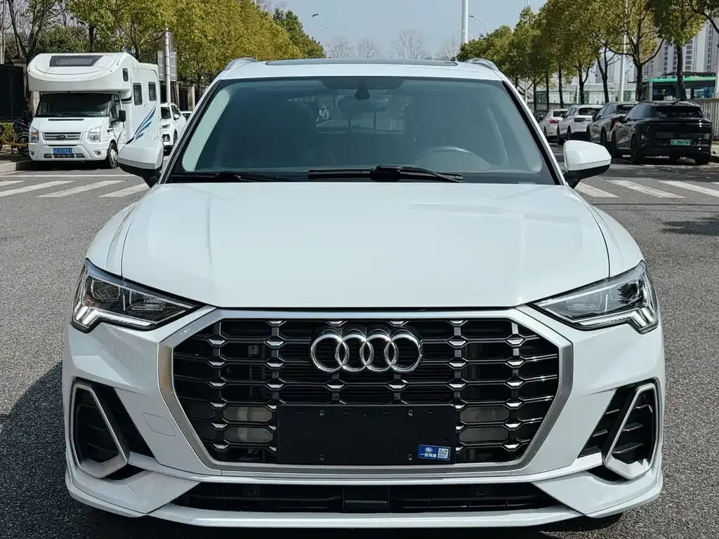 Audi Q3 — фото 5
