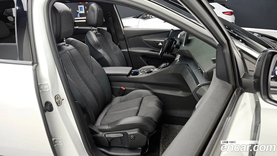 Peugeot 5008 — фото 10