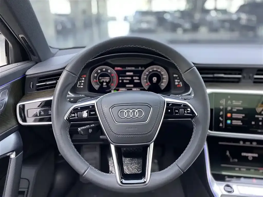 Audi A6L — фото 10