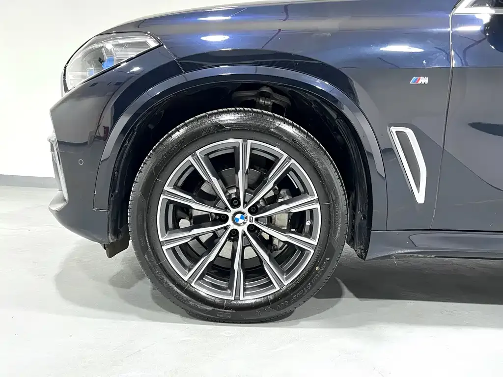 BMW X5 — фото 8