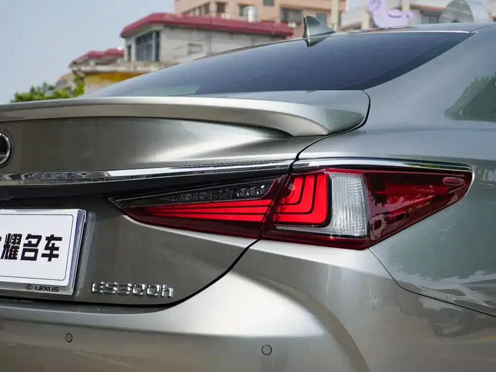 Lexus ES — фото 9