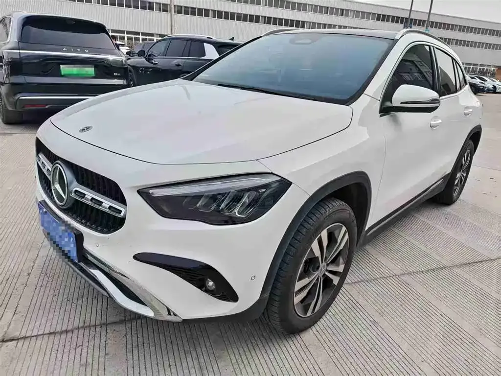 Mercedes-Benz GLA — фото 1