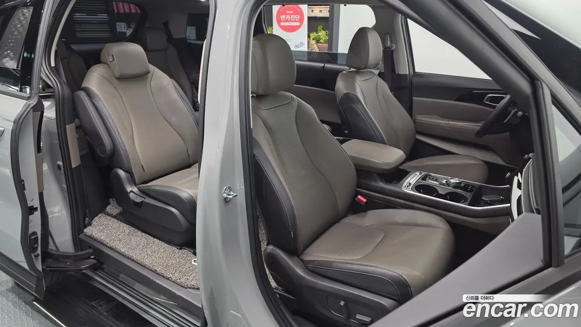 Kia Carnival — фото 10