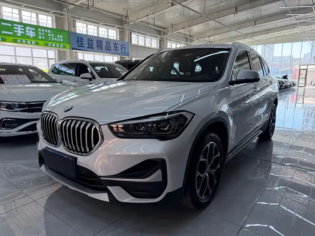 BMW X1 — фото 1