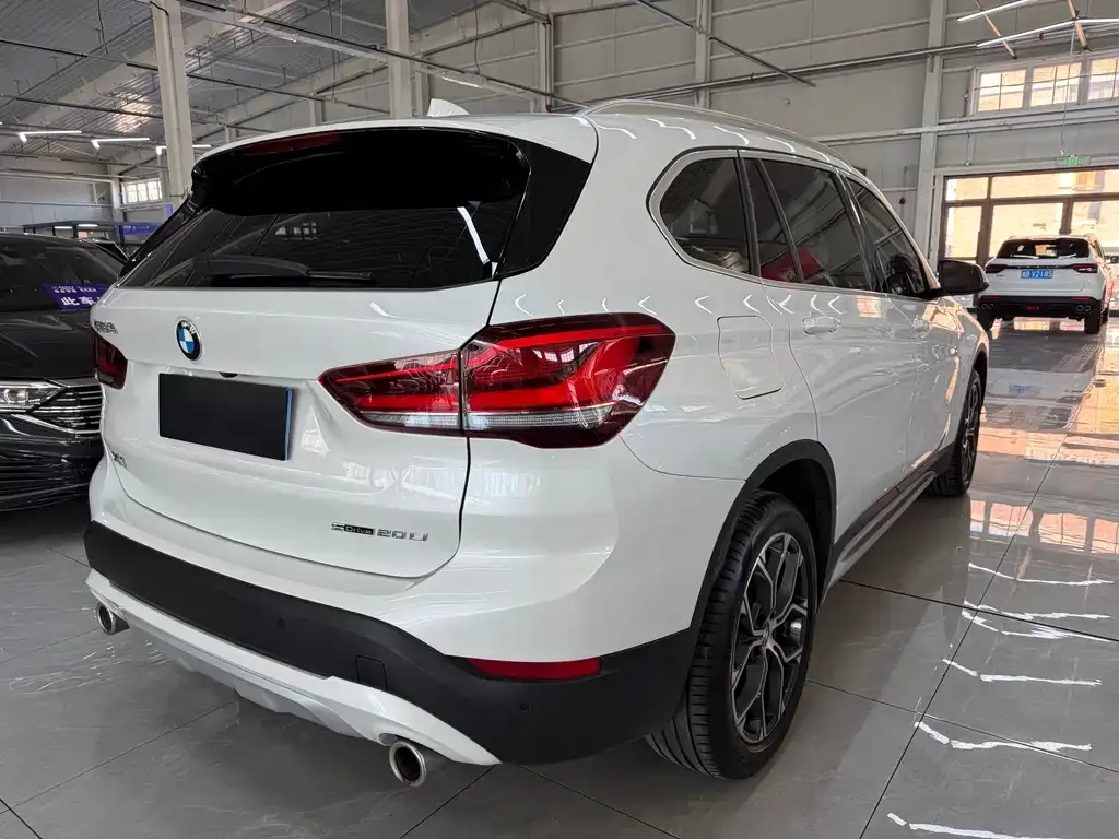 BMW X1 — фото 9