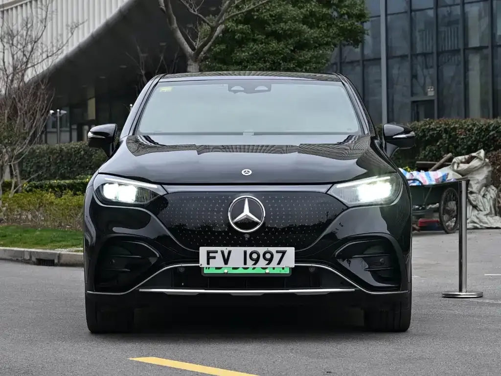 Mercedes-Benz EQE SUV — фото 4