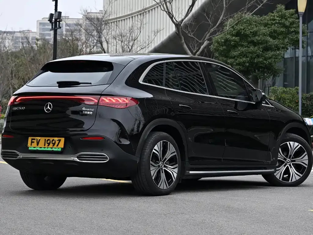 Mercedes-Benz EQE SUV — фото 5
