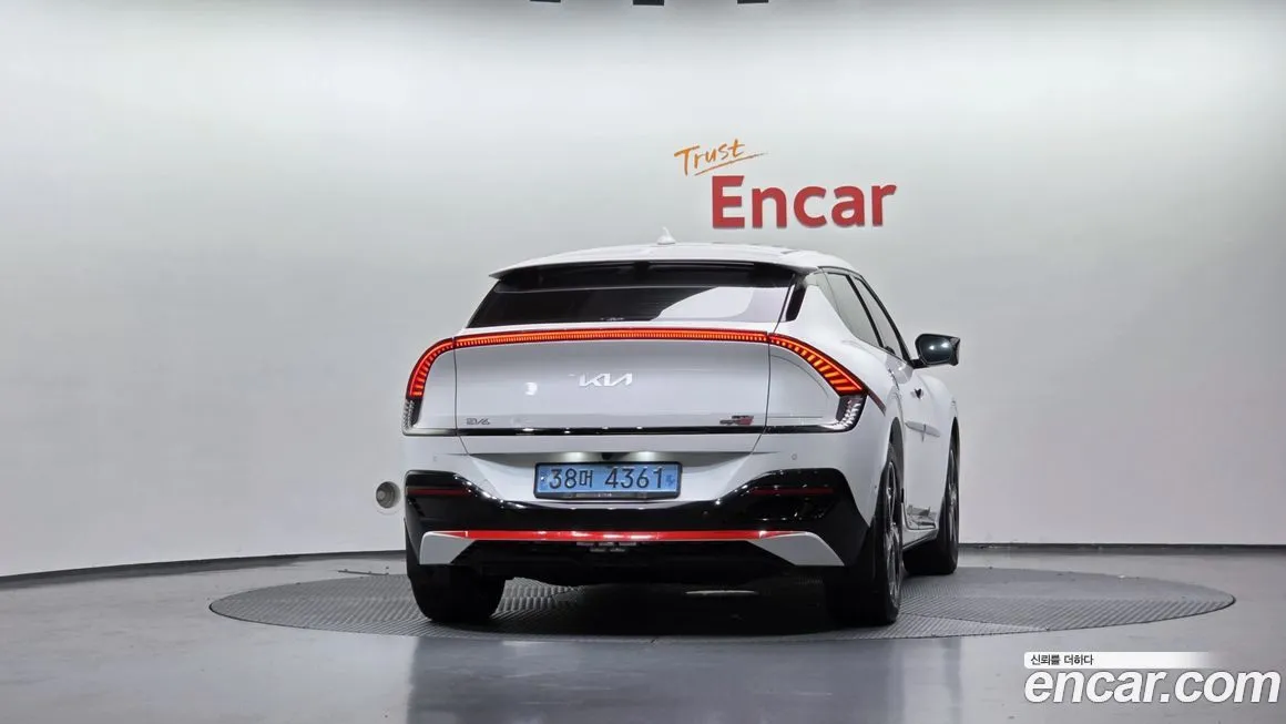 Kia EV6 — фото 8