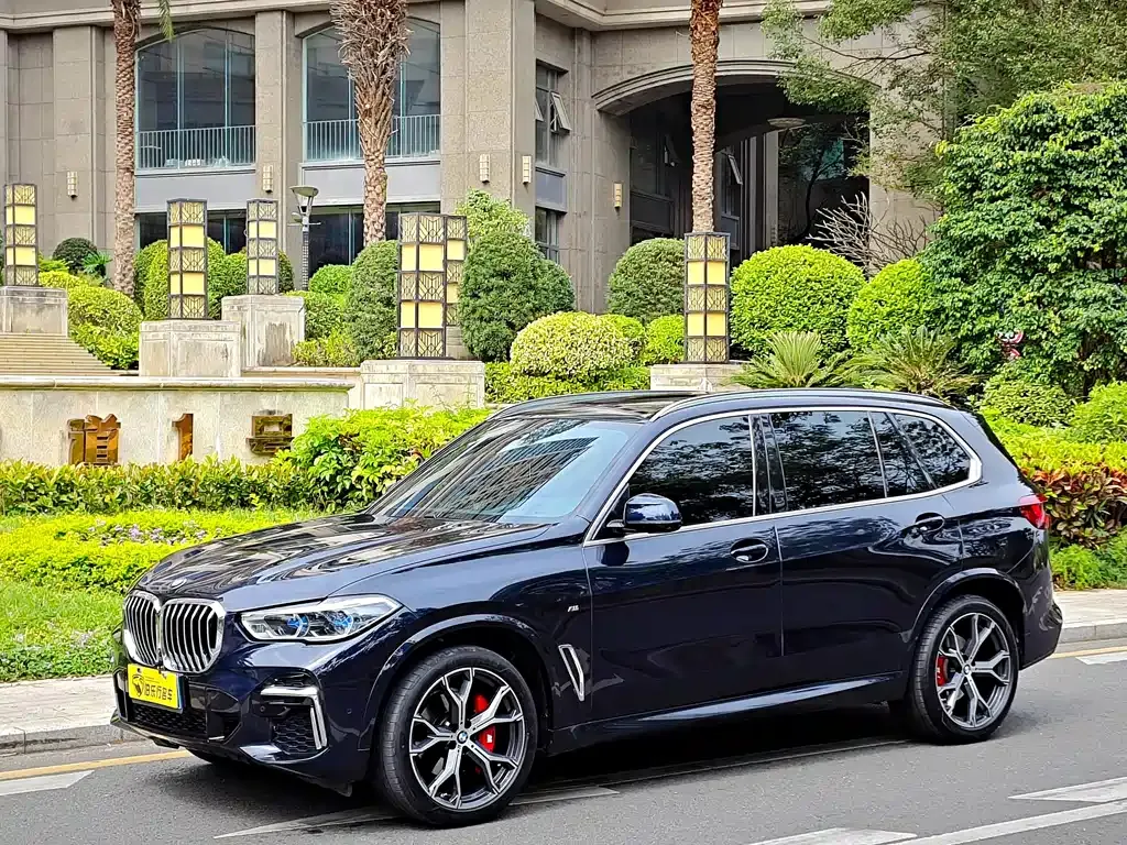 BMW X5 — фото 1