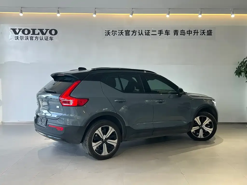 Volvo XC40 NEV — фото 2