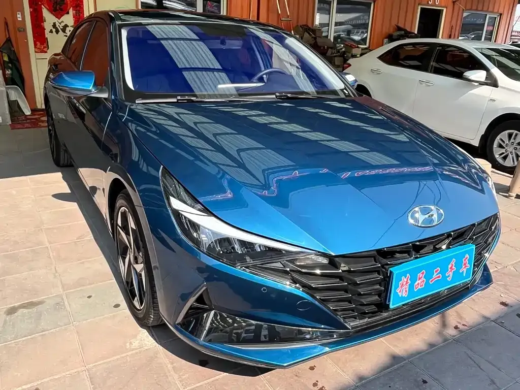 Hyundai Elantra — фото 8