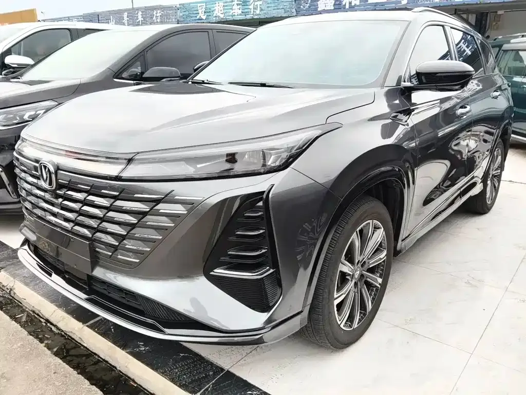 Changan CS75PLUS — фото 1
