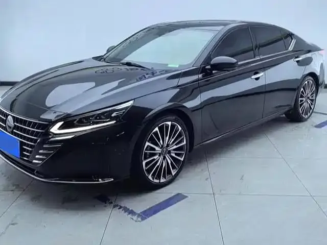 Nissan Teana — фото 1