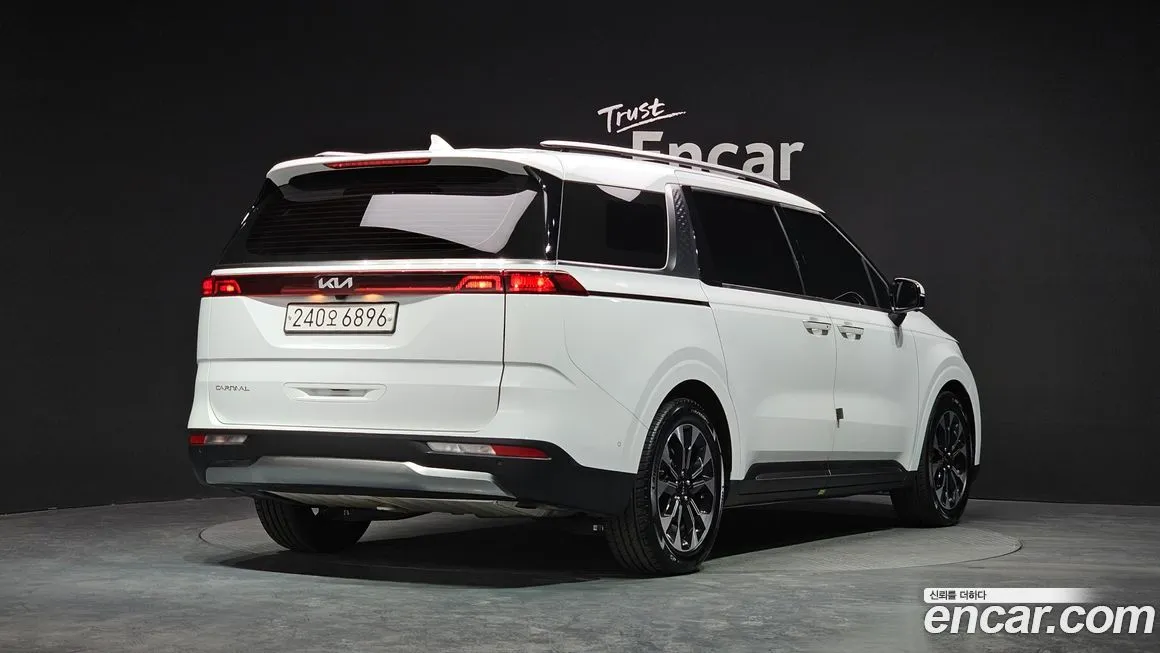 Kia Carnival — фото 3