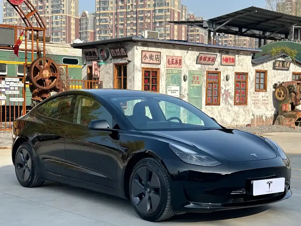 Tesla Model 3 — фото 10
