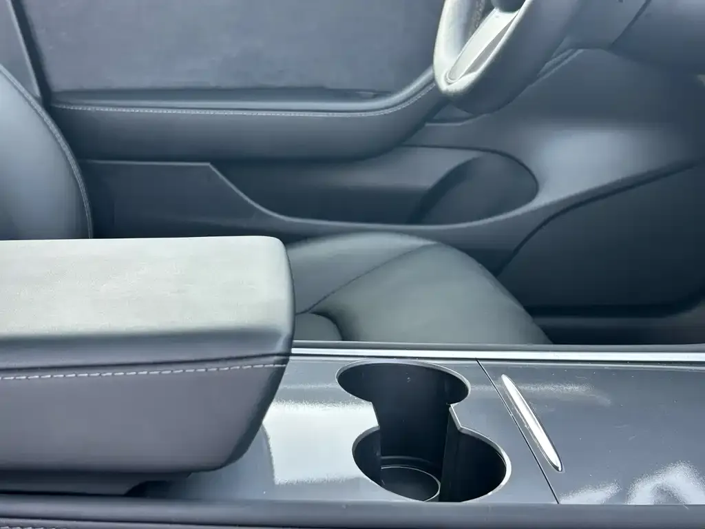 Tesla Model 3 — фото 2