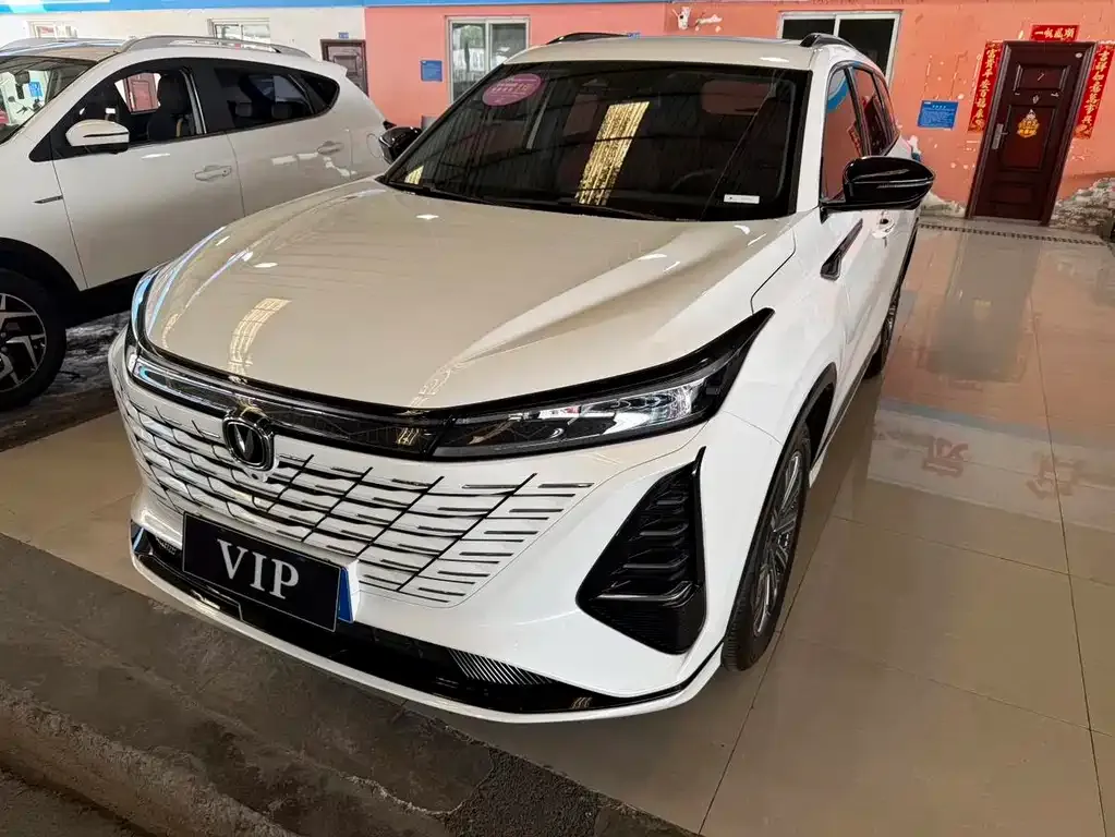 Changan CS75PLUS — фото 1