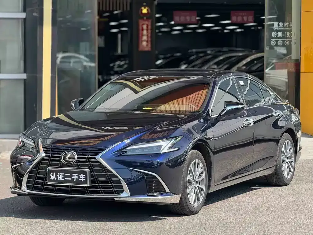 Lexus ES — фото 1