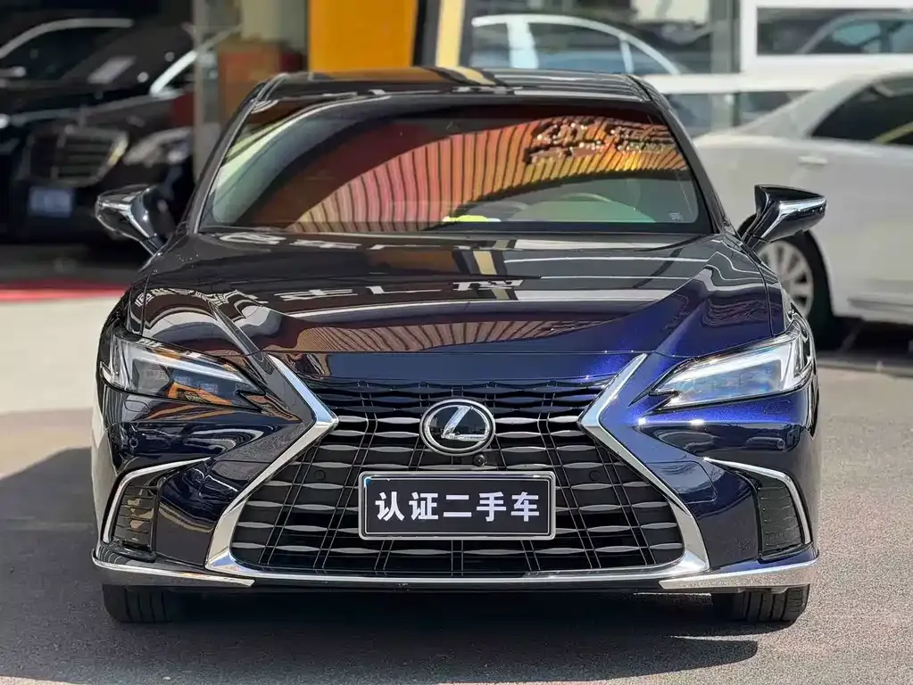 Lexus ES — фото 8