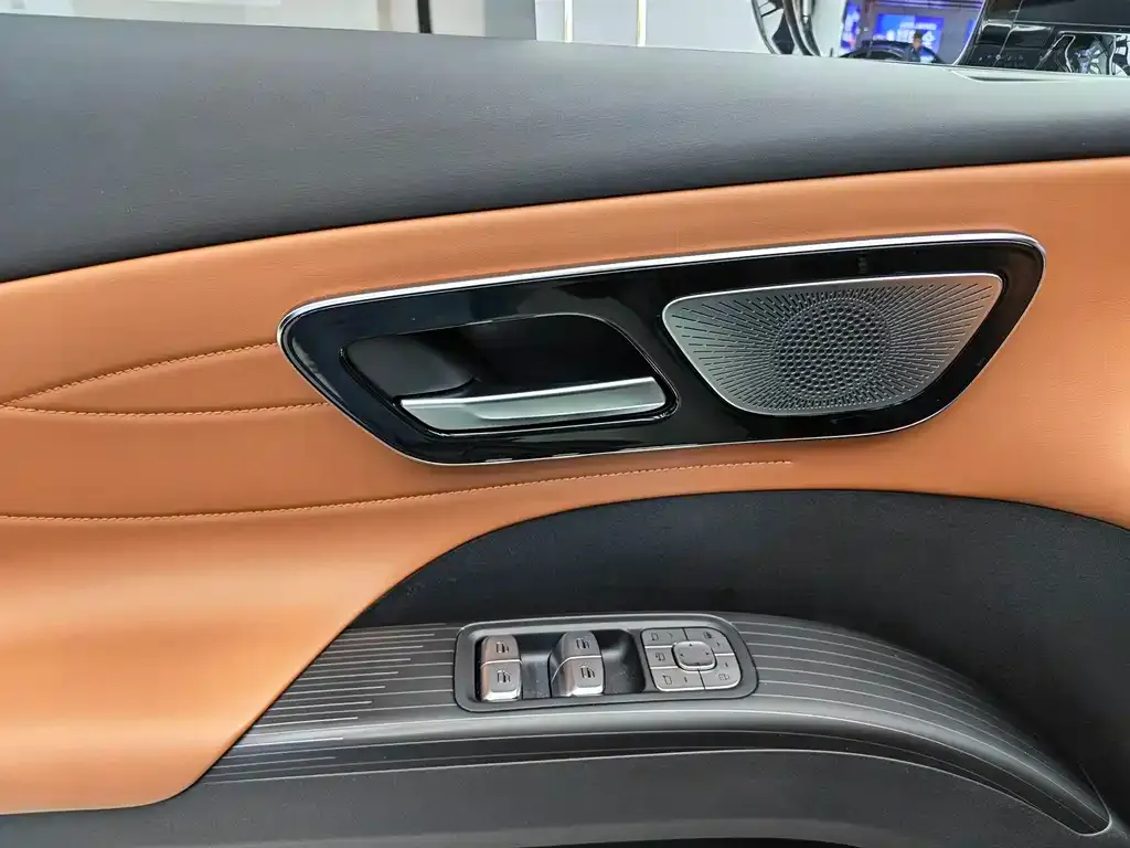 Chery Tiggo 8 — фото 2