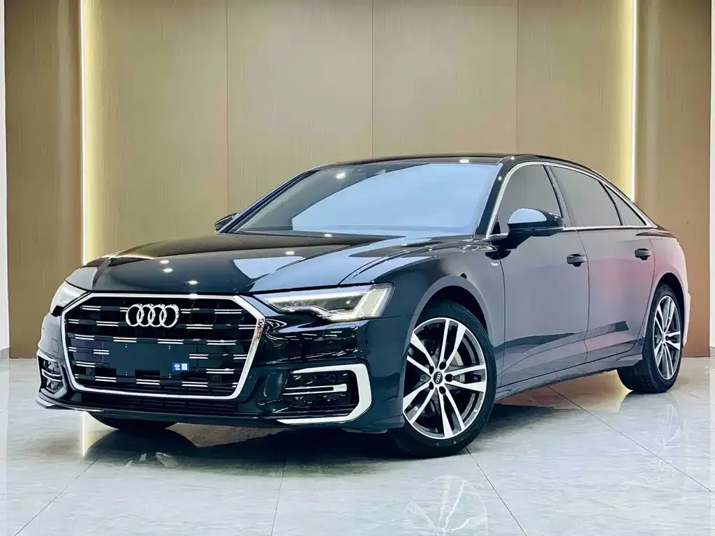 Audi A6L — фото 1