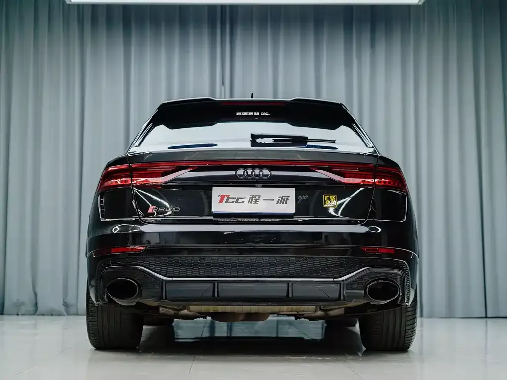 Audi RS Q8 — фото 4