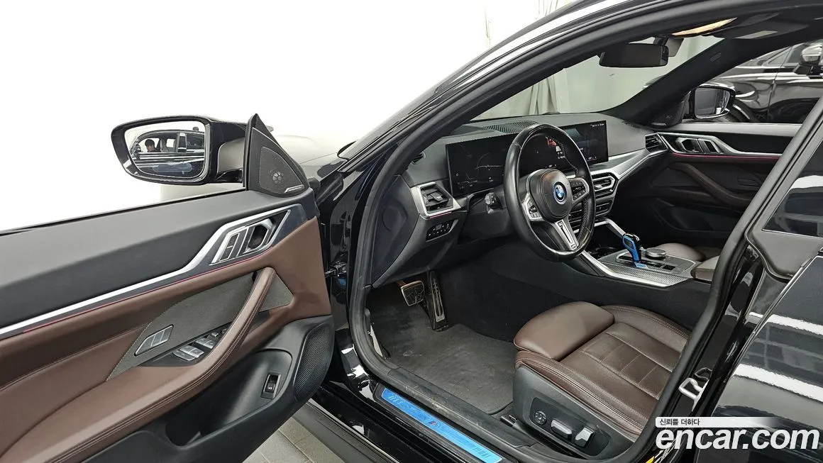 BMW i4 — фото 10