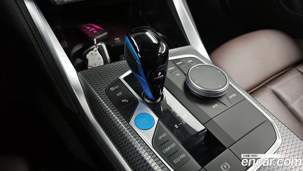 BMW i4 — фото 9