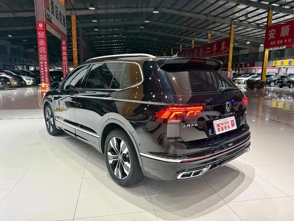 Volkswagen Tiguan L — фото 9