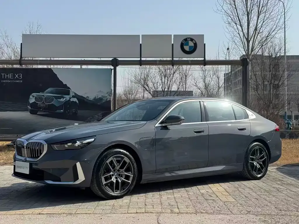 BMW i5 — фото 1