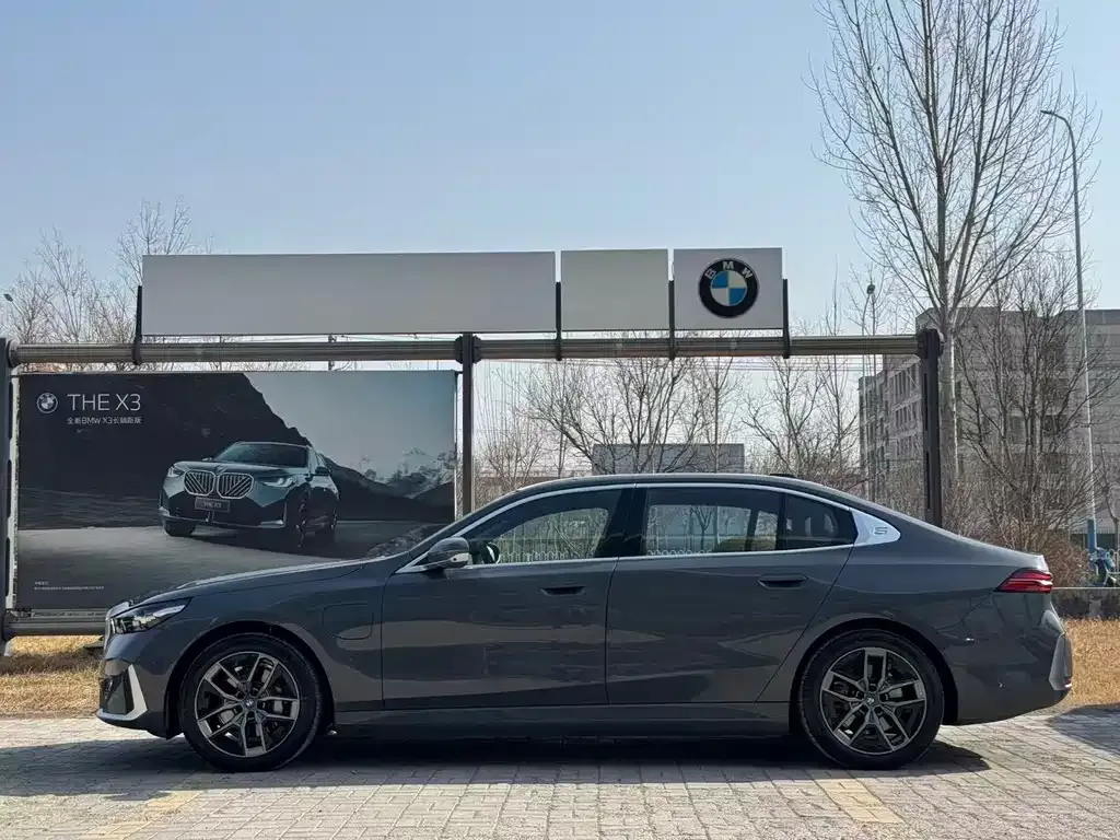 BMW i5 — фото 6