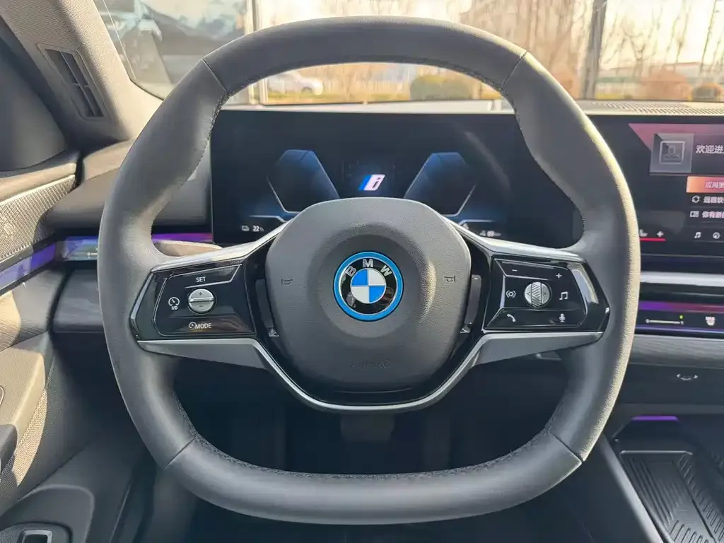 BMW i5 — фото 9